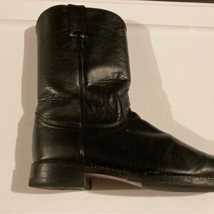 Women’s Justin roper black cowhide boots size 7B.